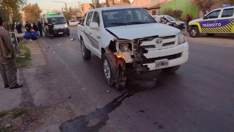 Fuerte choque en Guaymallén entre una camioneta y una moto: dejó un herido 