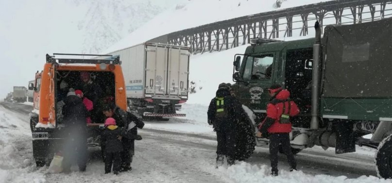 Pobladores afectados por nevadas fueron evacuados en la zona de Alta Montaña en Mendoza