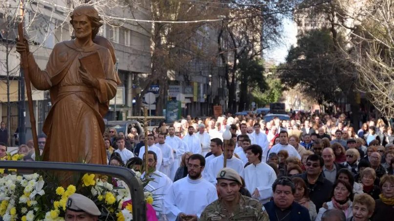 En el día del Santo Patrono Santiago se movió el piso en Mendoza